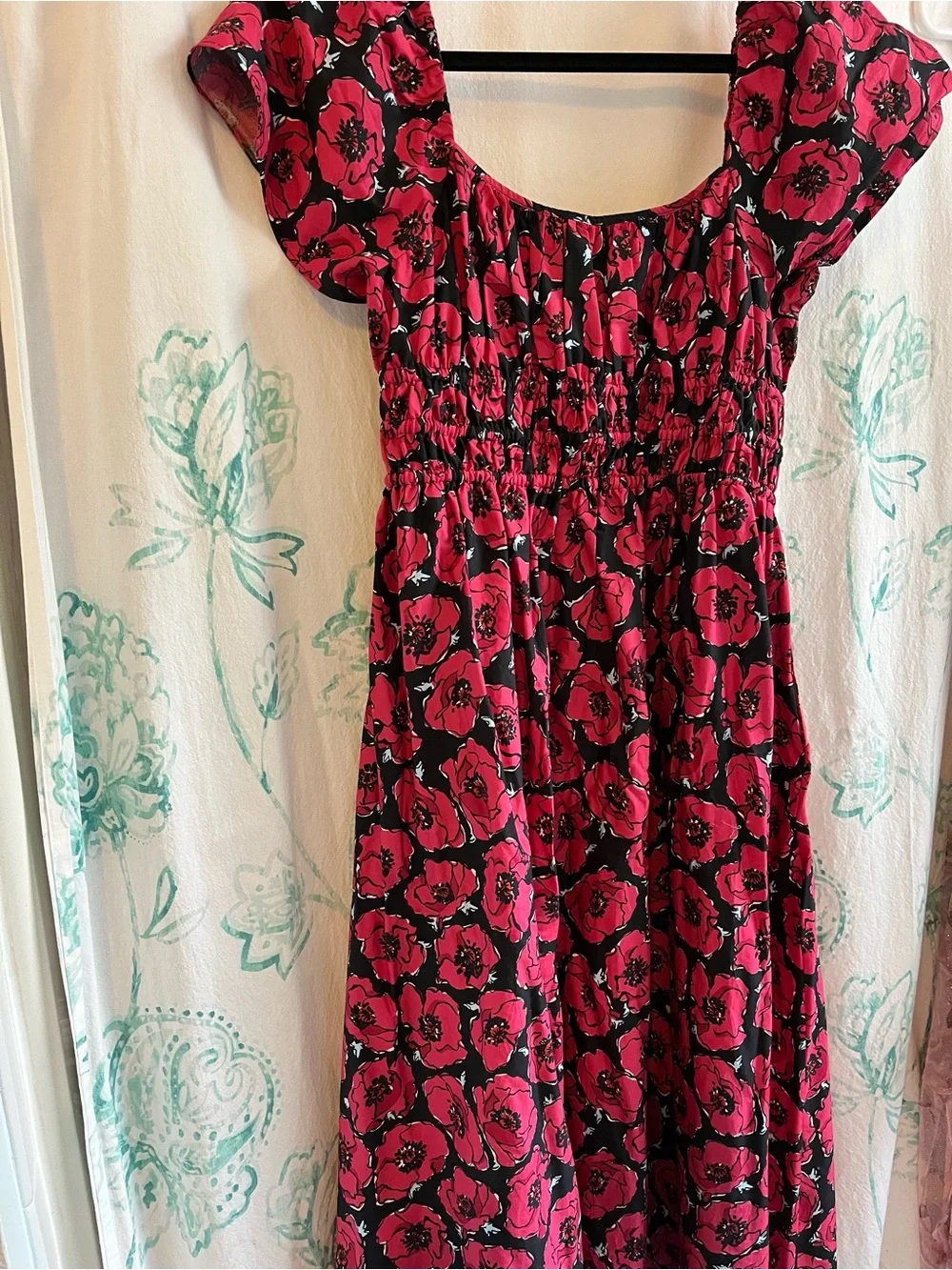 🌺🖤 **Kate Spade Poppy Toss Midi Dress – Bold, Feminine & Show-Stopping** 🖤🌺